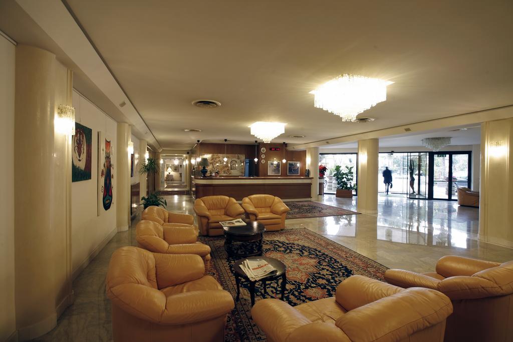 Hotel Bassetto フェレンティーノ エクステリア 写真